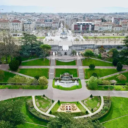 Hyper Centre De - 45 *